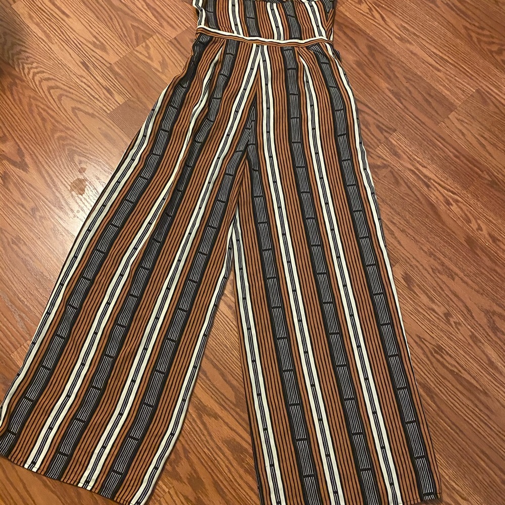 FOREVER 21   Sleeveless jumpsuit medium - Picture 7 of 9